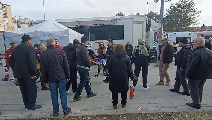 Gazi Caddesi'nde bıçaklı kavga