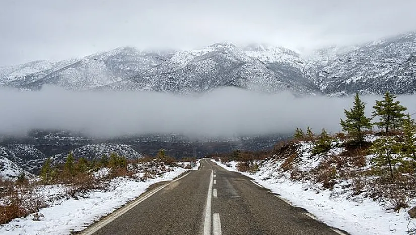 Tunceli dağları sis bulutlarıyla kaplandı