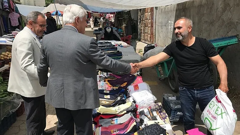 Başkan Toprak, pazar esnafıyla bir araya geldi