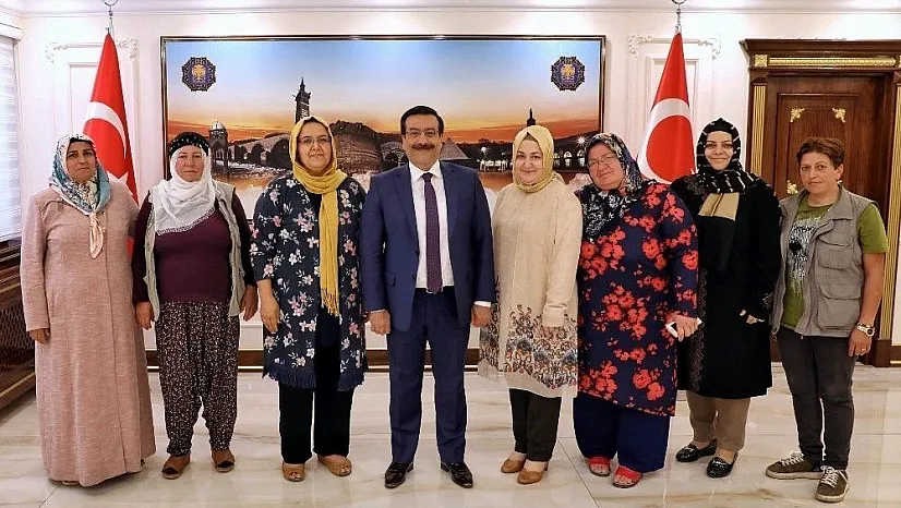 Başkan Atilla: 'Kadınların toplumda daha güçlü olmasına destek veriyoruz'