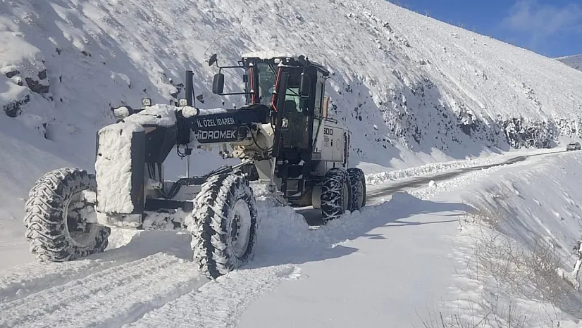 423 köy yolu ulaşıma kapandı