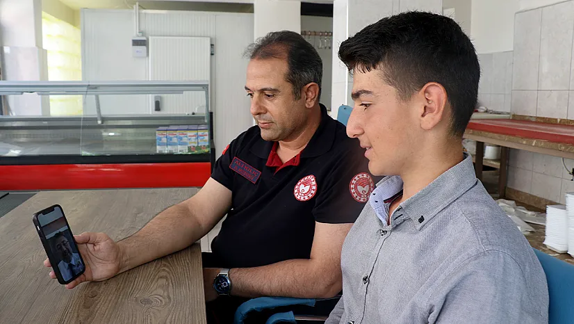 Bakan Yumaklı'dan Muhammed'e tebrik telefonu
