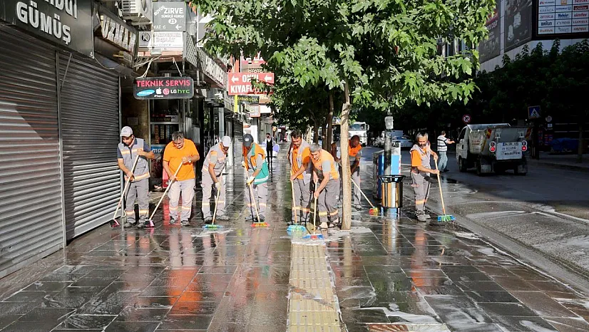 Belediyeden temizlik çalışması