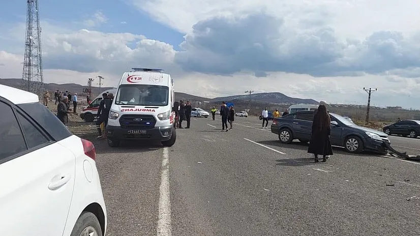 Bingöl'de trafik kazası! Çok sayıda yaralı var