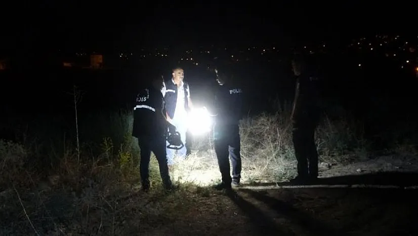 Defalarca bıçıklanarak ölüme terk edildi