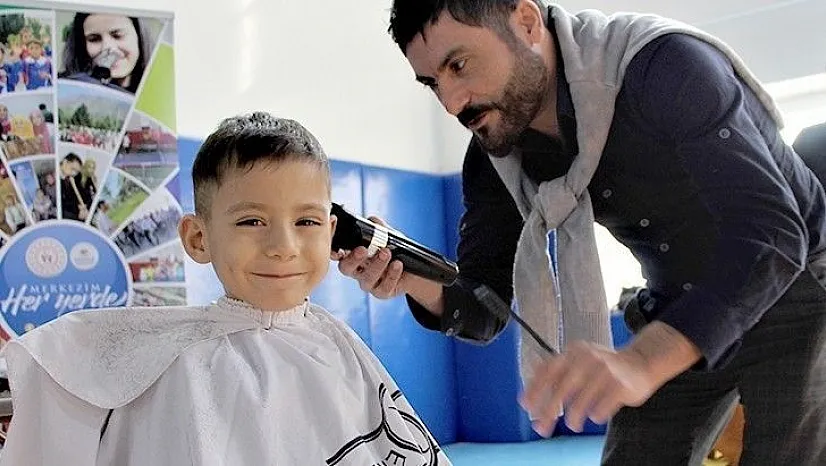 Depremzede çocuklara anlamlı jest