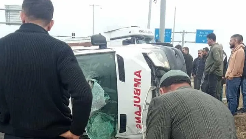 Ambulans kaza yaptı! Ölü ve yaralılar var