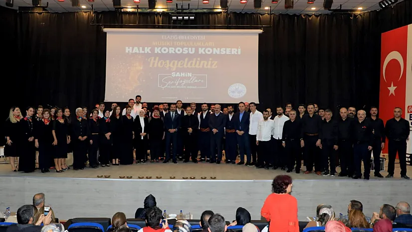 Elazığ Belediyesi Halk Korosu, ilk konserini yoğun katılımla gerçekleştirdi