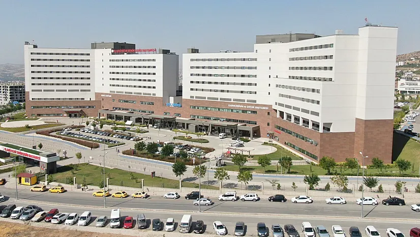 Elazığ'da balkondan düşen çocuk yaralandı