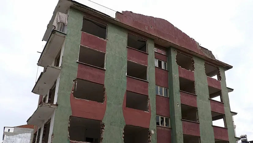 Elazığ'da hasar tespit çalışması sürüyor