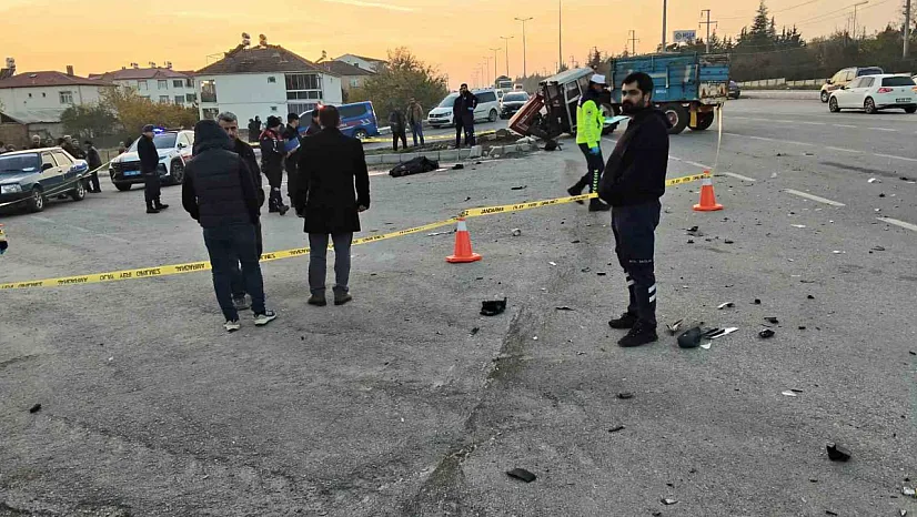 Elazığ'da feci kaza: Ölü ve yaralılar var