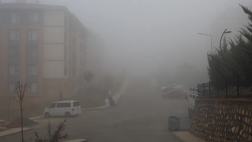 Elazığ'da sis etkisini sürdürüyor