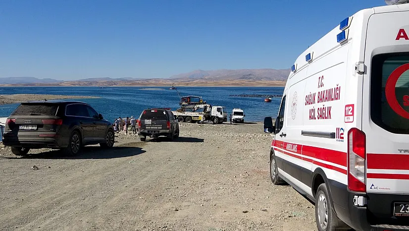 Elazığ'da tekne battı