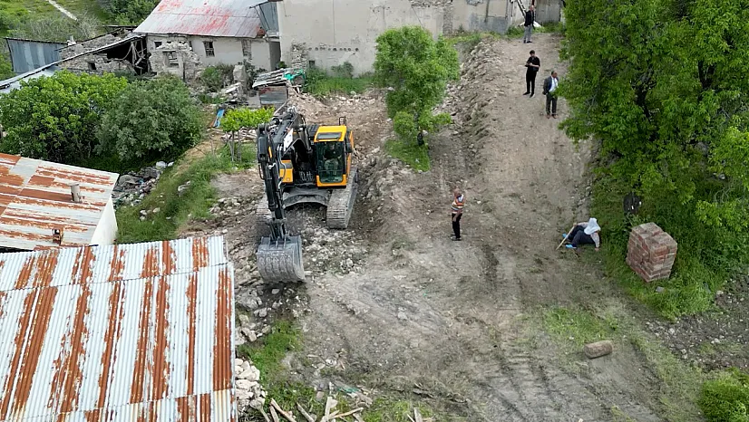 Elazığ'da yıkımlar başladı