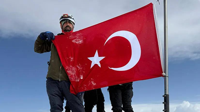 Elazığlı milli sporcu Erciyes zirvesinde