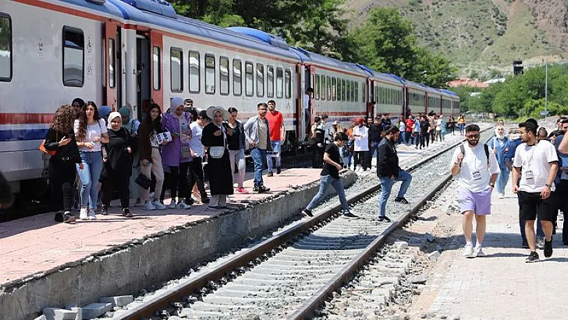 Fırat Üniversitesinden trenle Palu gezisi