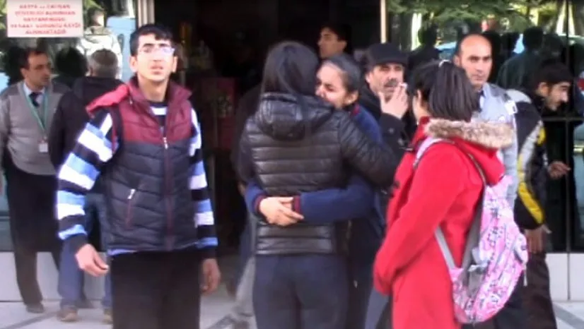 Liseli genç bıçaklanarak öldürüldü