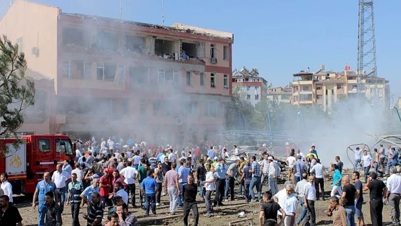 Hain terör saldırısının izleri siliniyor