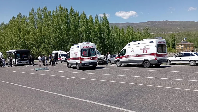 Halk otobüsü ile minibüs çarpıştı! Çok sayıda yaralı var