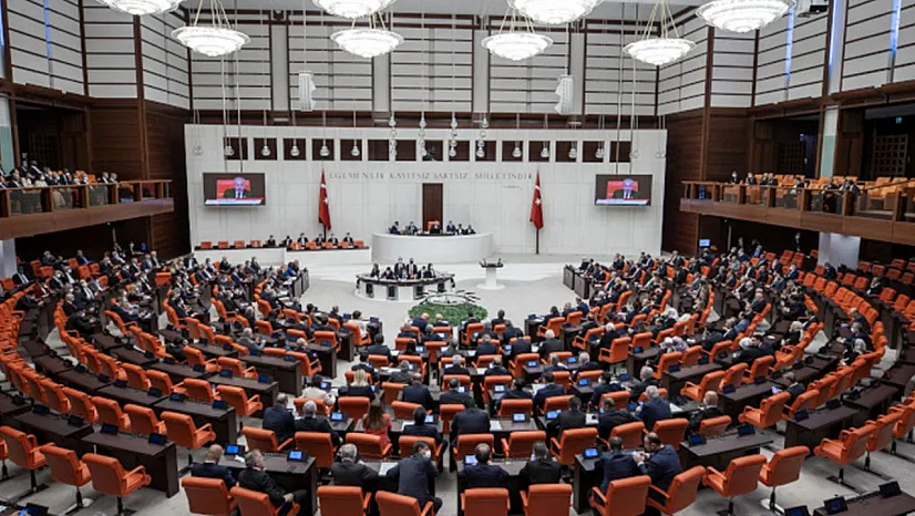 Kadınların siyasetteki temsil oranı Cumhuriyet tarihinin en üst seviyesinde