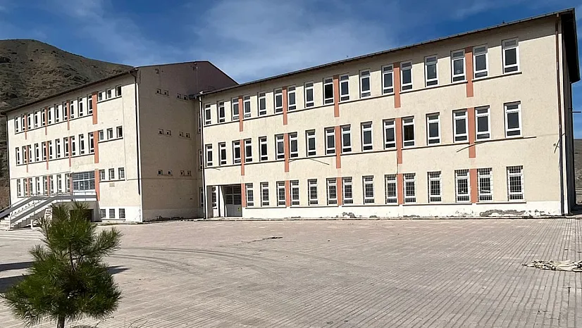Keban'da Çok Programlı Anadolu Lisesi yıkıldı