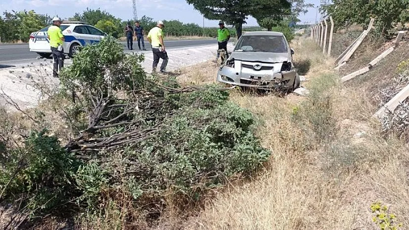 Kontrolden çıkan araç yoldan çıktı