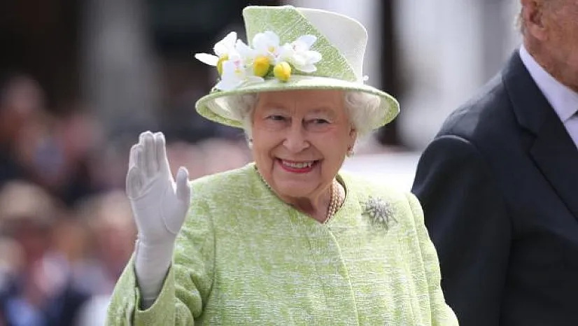 Kraliçe Elizabeth hastaneye kaldırıldı