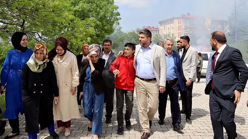 Nazırlı: 'Gençlerin 7'li masanın vaatlerine karnı tok'