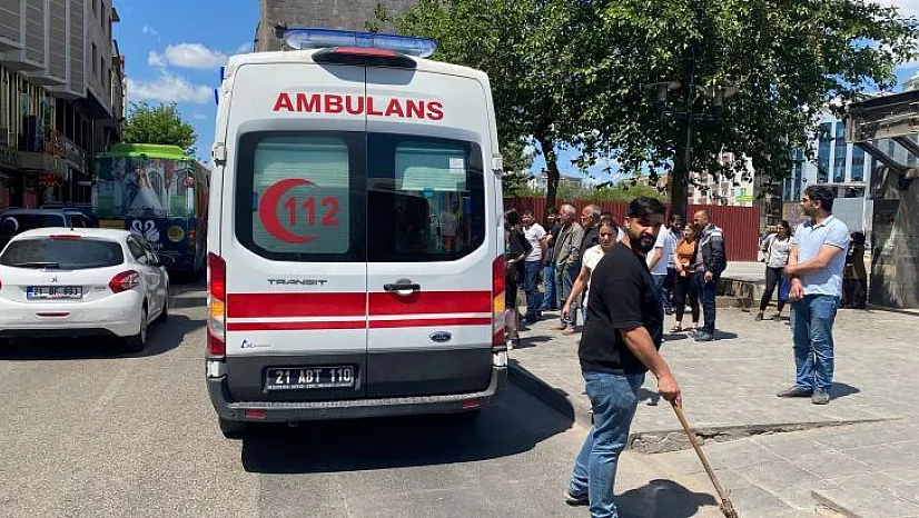 Otobüsü sıkıştırdı, patlayan camlarla yolcular yaralandı