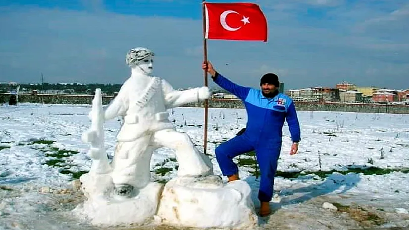 Sanatını karla gösterdi!