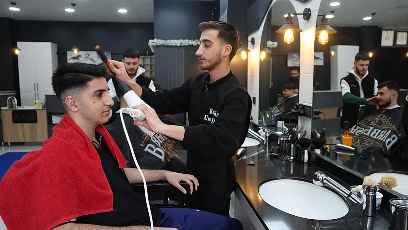 Takdir ve teşekkür alan öğrencilere ücretsiz tıraş