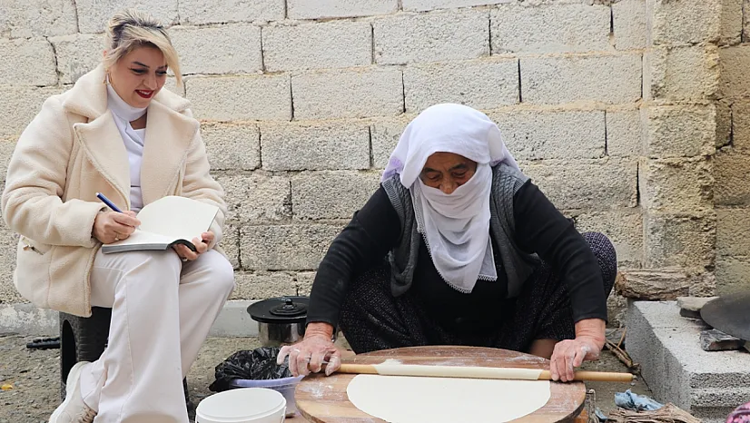 Unutulmaya yüz tutan lezzetleri kayıt altına almak için köyleri geziyor