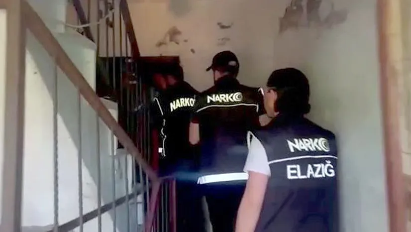 Uyuşturucu tacirleri yakayı ele verdi