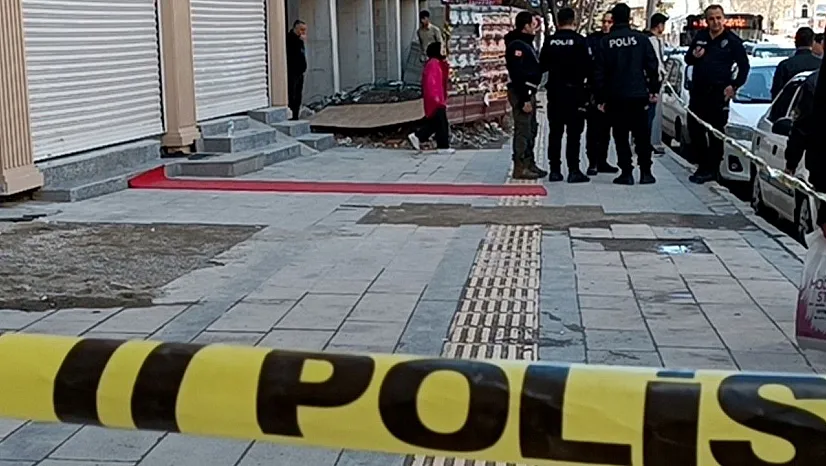Van'da giyim mağazasına kanlı saldırı
