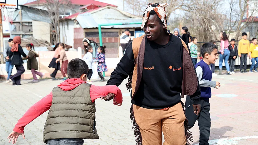 'Bir Dünya Oyuncak Topluluğu' Kovancılar'da