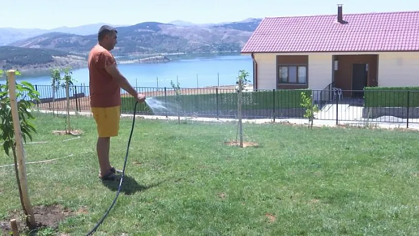 Depremzedeler evlerine yerleşiyor