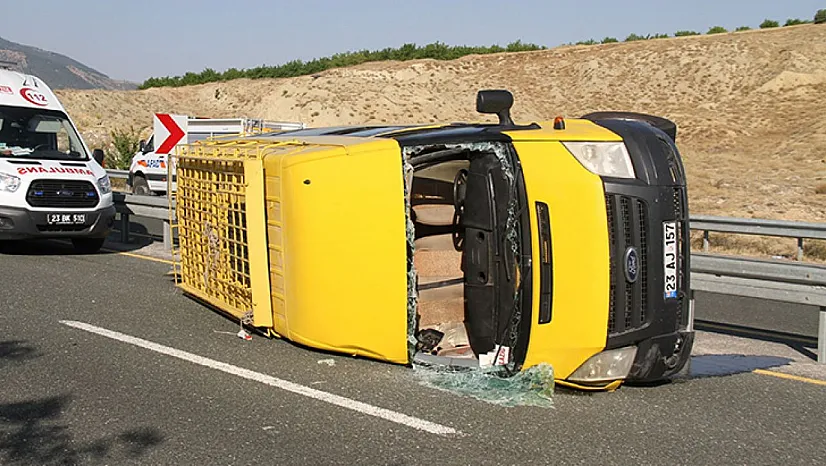 Düğün dönüşü feci kaza! Yaralılar var