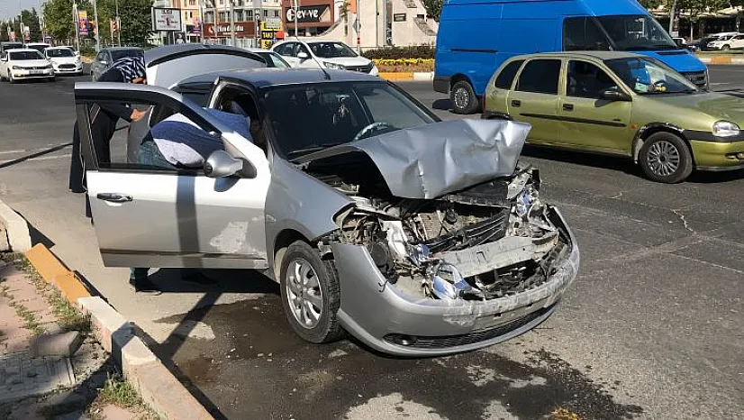Hazardağlı kavşağında trafik kazası