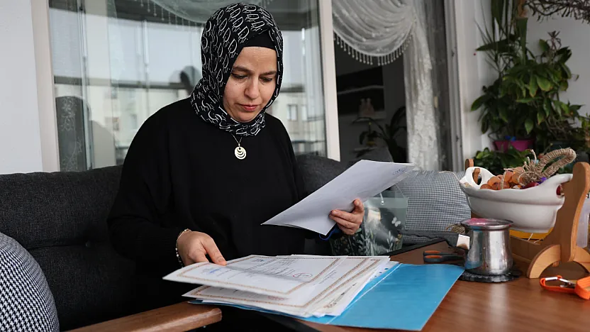 20 belge aldı ve 300 öğrenciye usta oldu