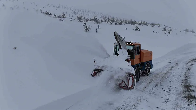 113  köy yolunda çalışmalar sürüyor