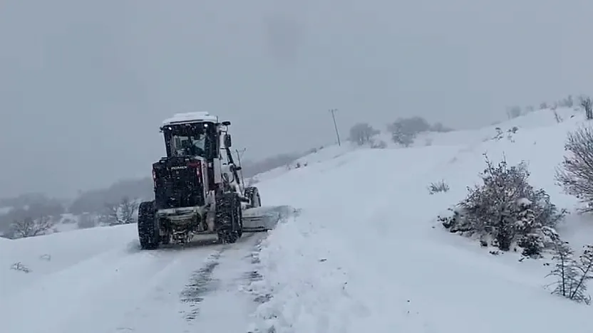 407 köy yolunda çalışmalar sürüyor