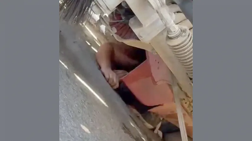 Elazığ'da kamyon altında can pazarı