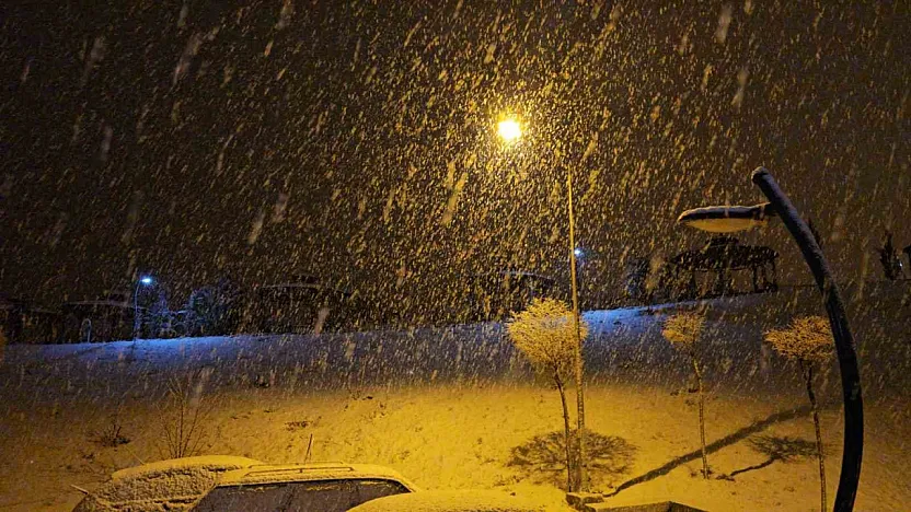 Elazığ'da kar yağışı başladı