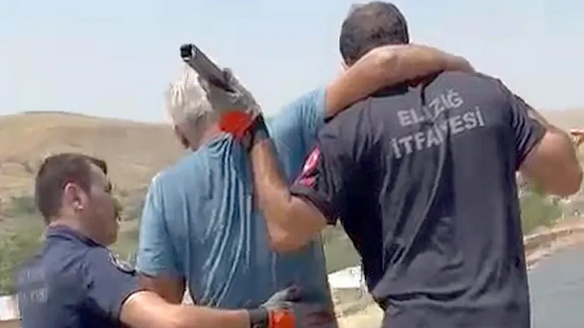 Kulağına demir profil saplanan kişi yaralandı