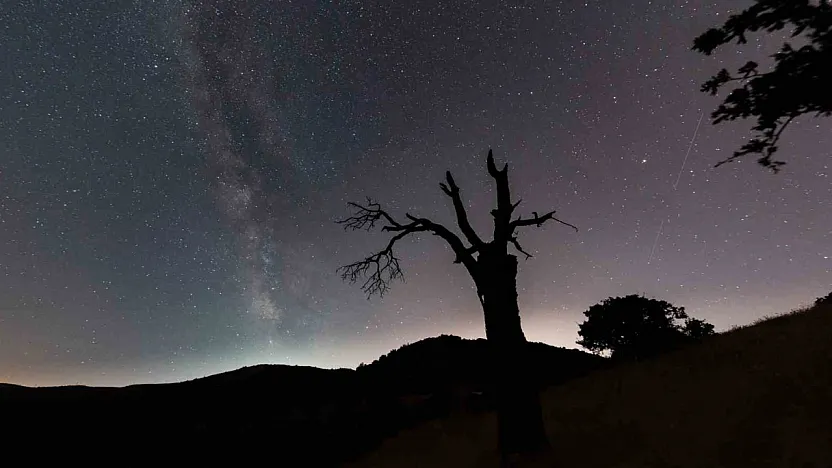 Sağlık çalışanı meteor yağmurunu fotoğrafladı