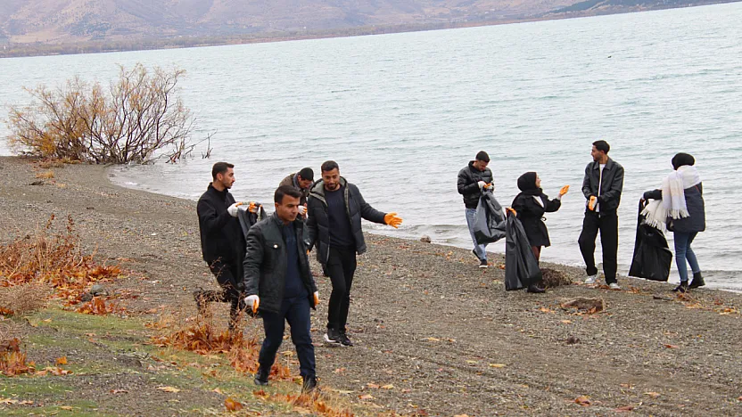 'Sivrice Hazar Gölü Nefes Alsın' sloganıyla anlamlı etkinlik