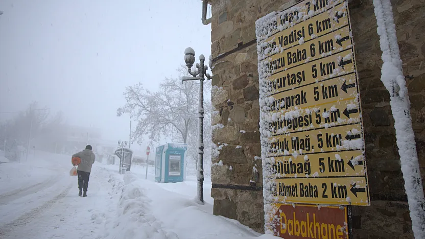 Yoğun kar yağışı Harput'u yuttu
